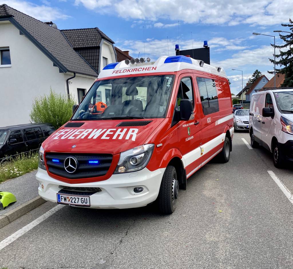 VU PKW - Freiwillige Feuerwehr Feldkirchen