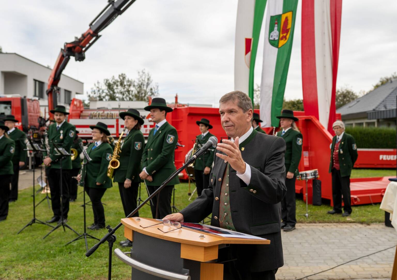 Fahrzeugsegnung HLF4 Mit Frühschoppen - Freiwillige Feuerwehr Feldkirchen