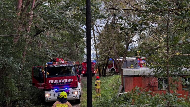 Baumbergung und Menschenrettung nach Unwetter