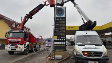 Sicherungsarbeiten nach Verkehrsunfall in Wagnitz